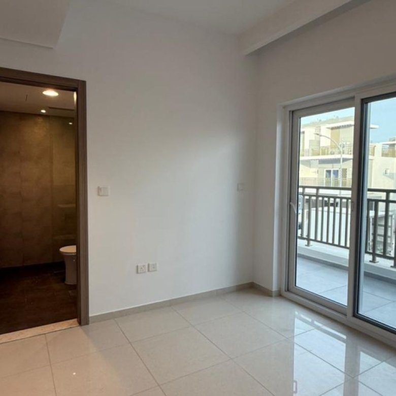 BRAND NEW | CLOSE TO AMENITIES | ROOF ACCESS