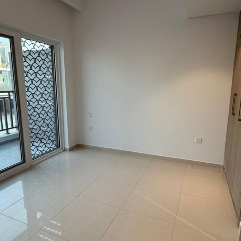 BRAND NEW | CLOSE TO AMENITIES | ROOF ACCESS