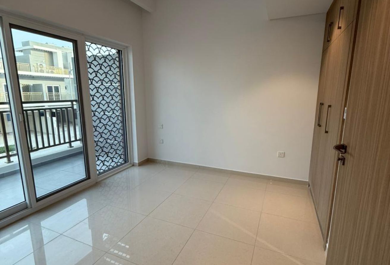 BRAND NEW | CLOSE TO AMENITIES | ROOF ACCESS