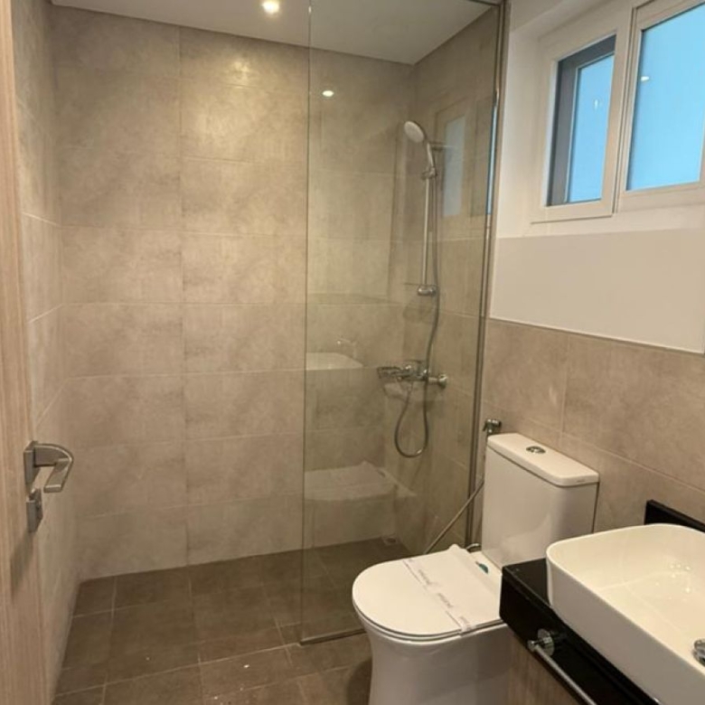 BRAND NEW | CLOSE TO AMENITIES | ROOF ACCESS