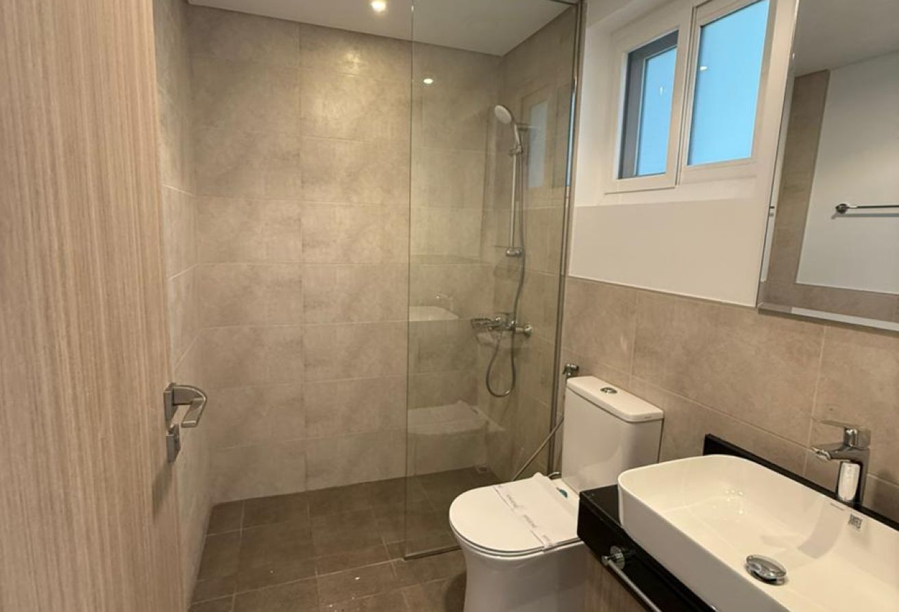 BRAND NEW | CLOSE TO AMENITIES | ROOF ACCESS