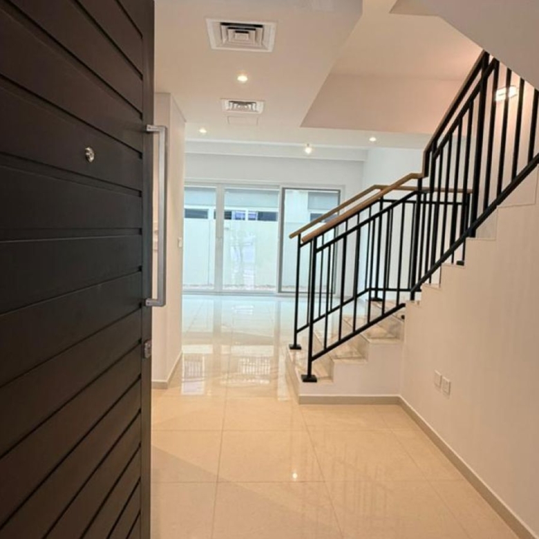BRAND NEW | CLOSE TO AMENITIES | ROOF ACCESS